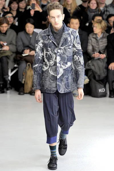Look 15
